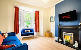 Stunning House Sleeps 7 - Parking